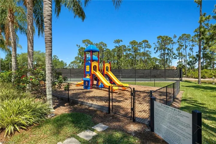 5630  Sherborn  DR, Naples, FL 34110