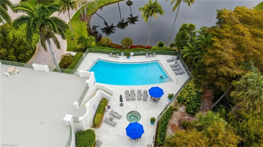 Bayview Community Pool and Hot Tub