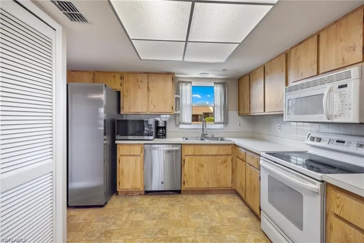 15390  Moonraker  CT, North Fort Myers, FL 33917