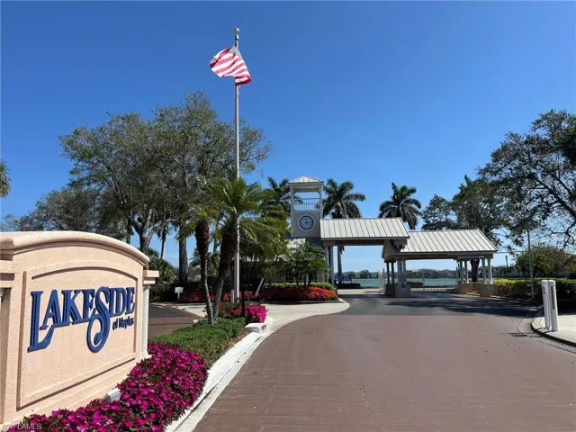 Entrance to Lakeside of Naples. Centrally located off Airport Pulling, between Orange Blossom & Vanderbilt. Only minutes to the Gulf and white sand beaches.