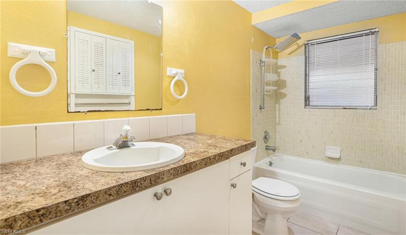 1050  Lovely  LN, North Fort Myers, FL 33903