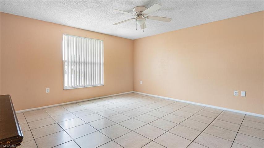 1050  Lovely  LN, North Fort Myers, FL 33903