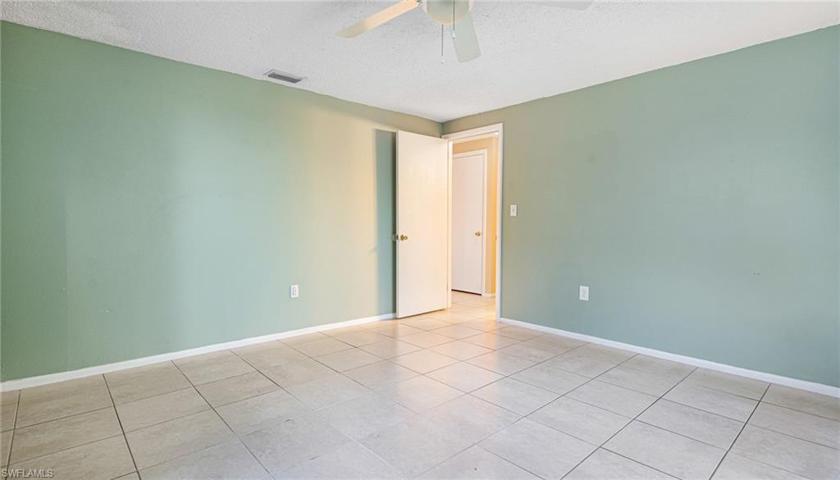1050  Lovely  LN, North Fort Myers, FL 33903