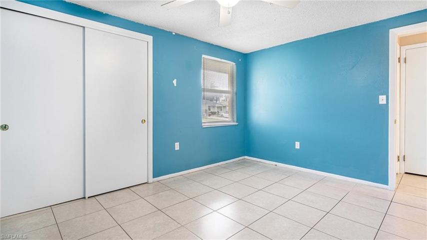 1050  Lovely  LN, North Fort Myers, FL 33903