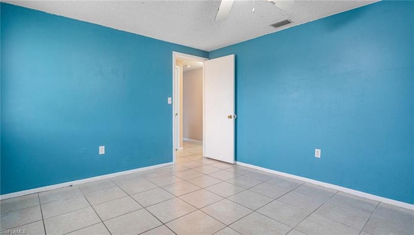 1050  Lovely  LN, North Fort Myers, FL 33903