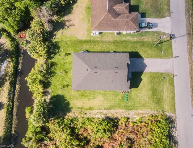 Aerial view of property and surrounding area