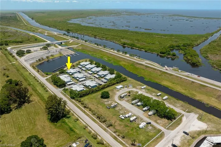 707  Hoover Dike  RD, Clewiston, FL 33440