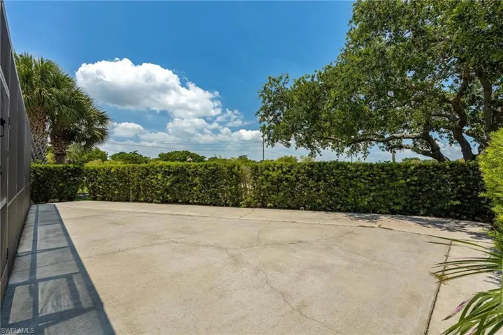 707  Hoover Dike  RD, Clewiston, FL 33440