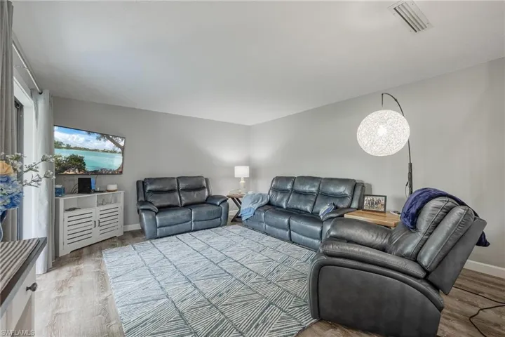 707  Hoover Dike  RD, Clewiston, FL 33440