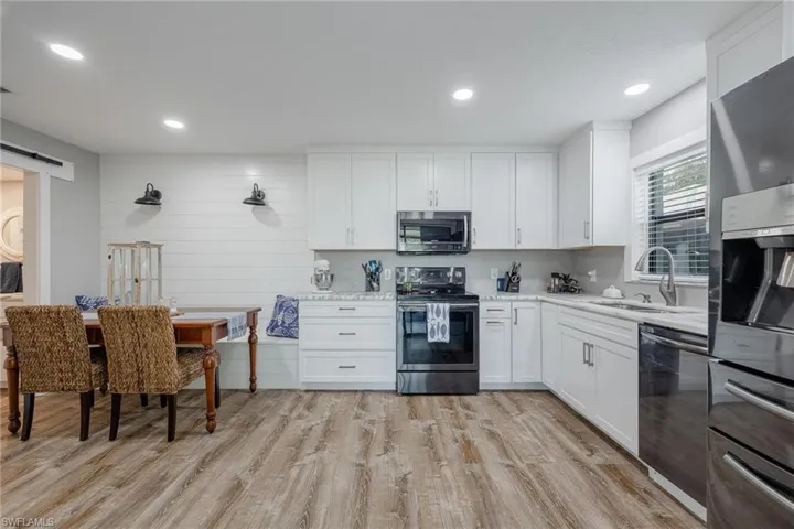 707  Hoover Dike  RD, Clewiston, FL 33440