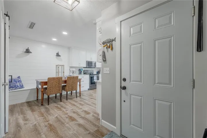 707  Hoover Dike  RD, Clewiston, FL 33440