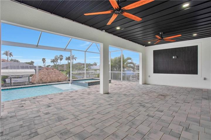 Large Lanai TV area