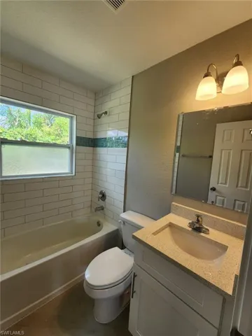 1119 6th Way, North Fort Myers, Florida 33903