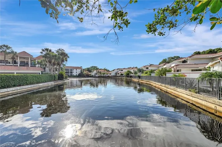5920 Via Lugano 2, Naples, Florida 34108