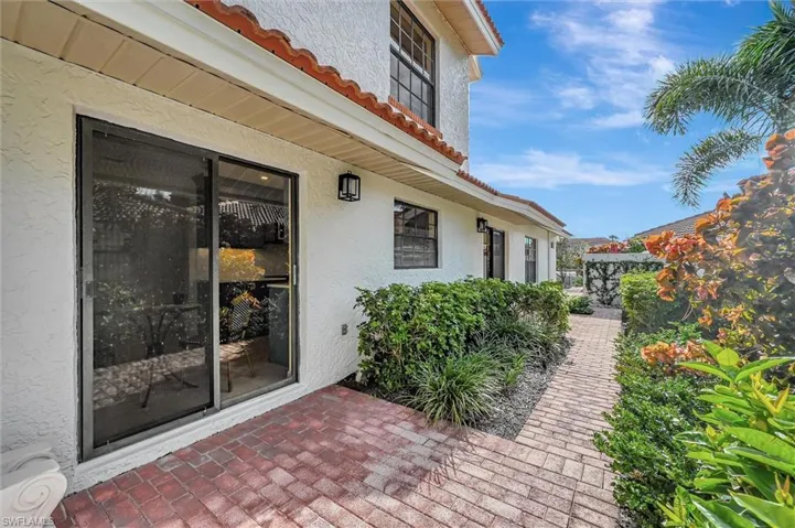 5920 Via Lugano 2, Naples, Florida 34108