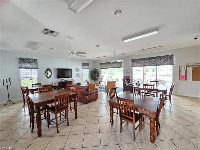 3614 Pine Oak Cir 103, Fort Myers, Florida 33916
