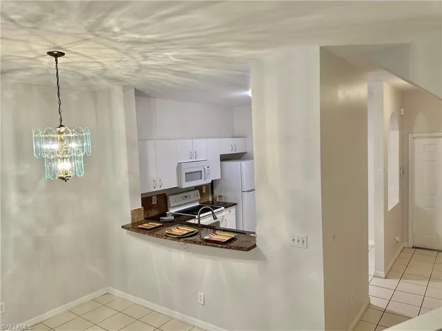 3614 Pine Oak Cir 103, Fort Myers, Florida 33916