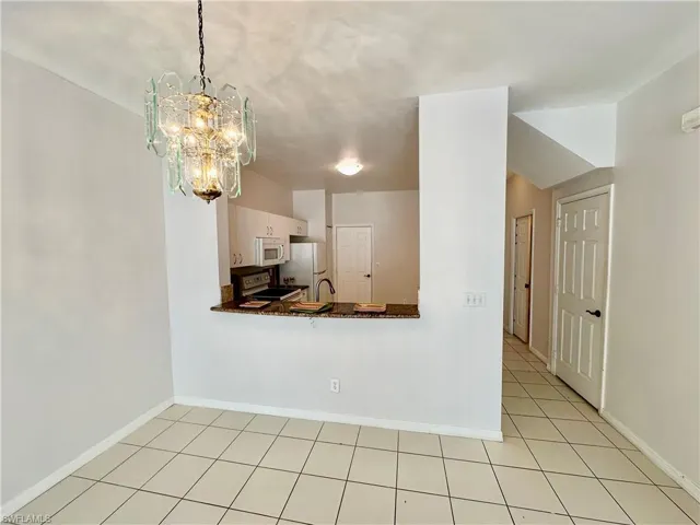 3614 Pine Oak Cir 103, Fort Myers, Florida 33916