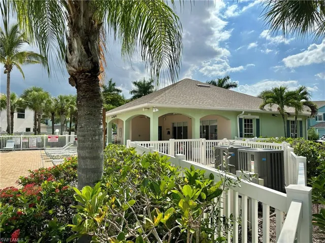 3614 Pine Oak Cir 103, Fort Myers, Florida 33916