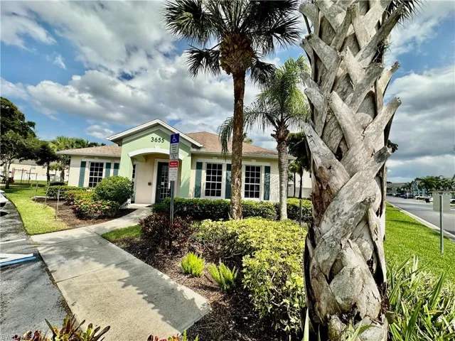 3614 Pine Oak Cir 103, Fort Myers, Florida 33916
