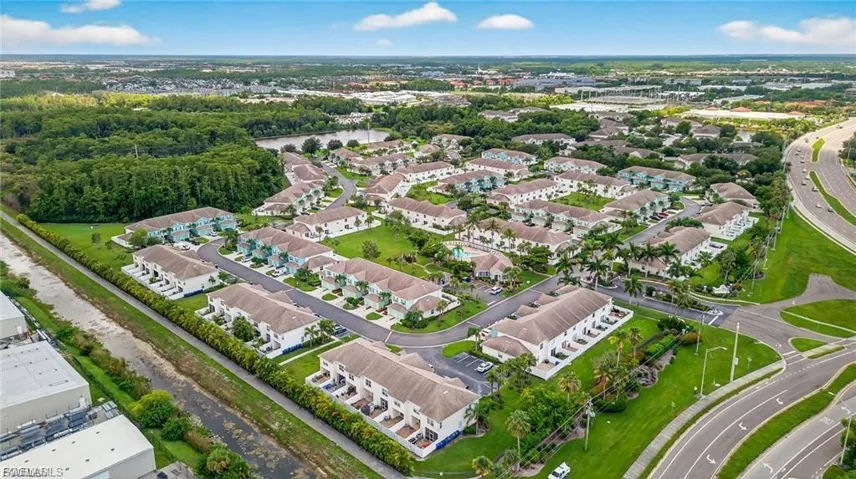 3614 Pine Oak Cir 103, Fort Myers, Florida 33916