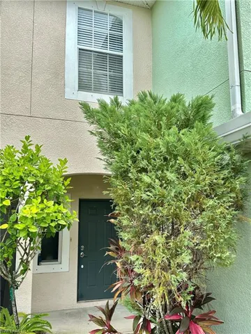 Front Elevation Entryway