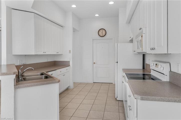 9215 Belleza WAY # 202, FORT MYERS FL 33908