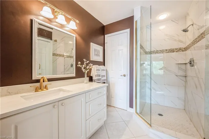 2396  Hidden Lake  DR, Naples, FL 34112