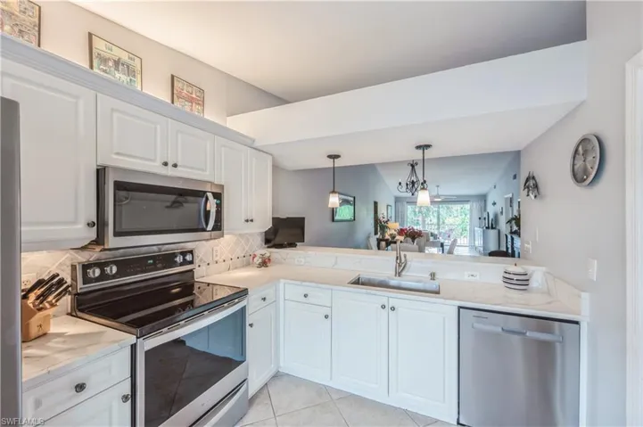 2396  Hidden Lake  DR, Naples, FL 34112