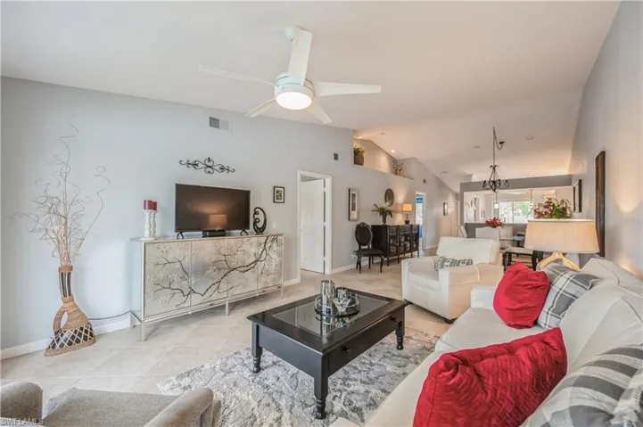 2396  Hidden Lake  DR, Naples, FL 34112