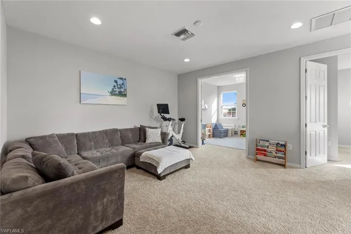 Loft/ Flex room