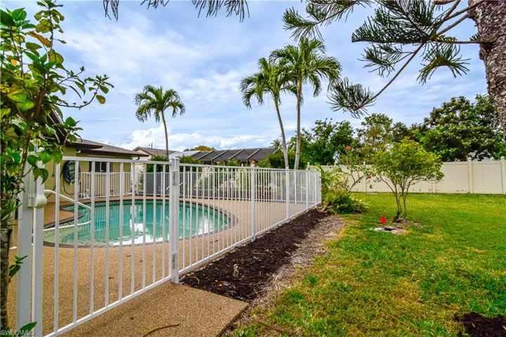 5794  Inverness  CIR, North Fort Myers, FL 33903