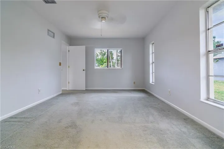 5794  Inverness  CIR, North Fort Myers, FL 33903