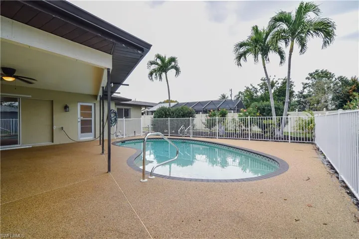 5794  Inverness  CIR, North Fort Myers, FL 33903
