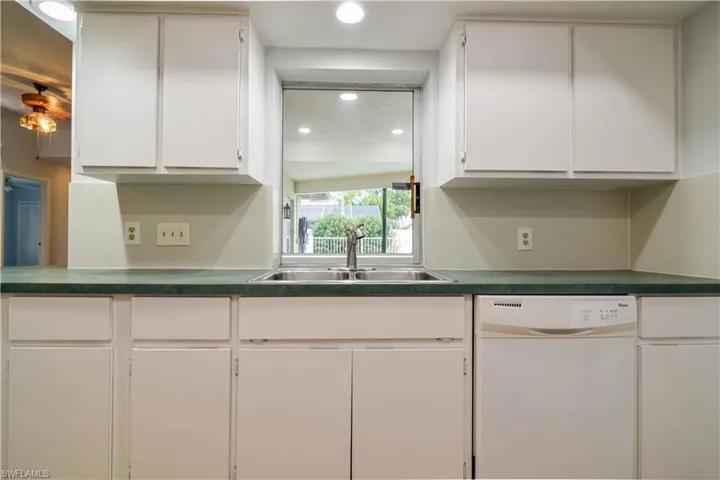 5794  Inverness  CIR, North Fort Myers, FL 33903