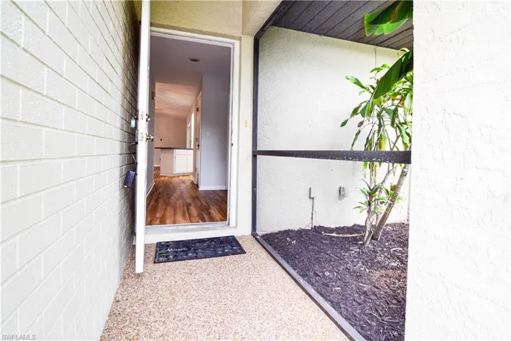 Screened Front Entryway