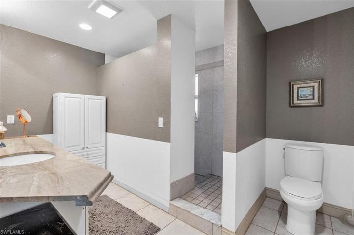 4161  Ellis  RD, FORT MYERS, FL 33905