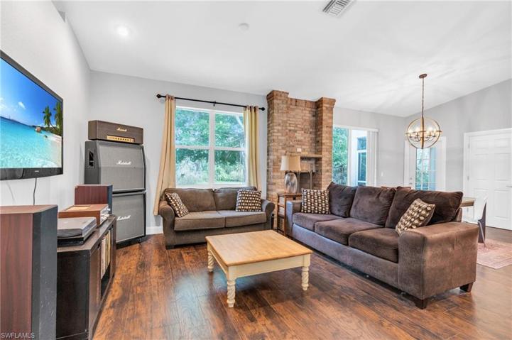 4161  Ellis  RD, FORT MYERS, FL 33905