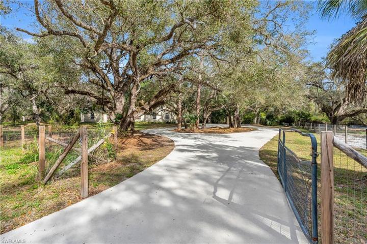 MAIN DRIVEWAY