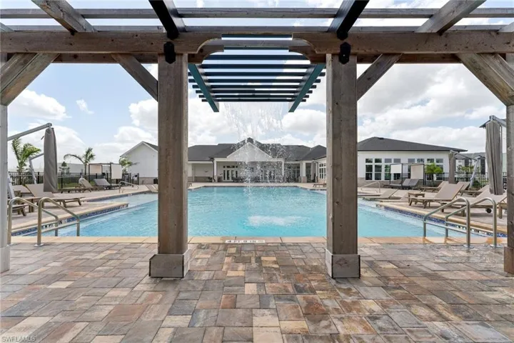 10800  Colonial Gateway  DR, Fort Myers, FL 33905