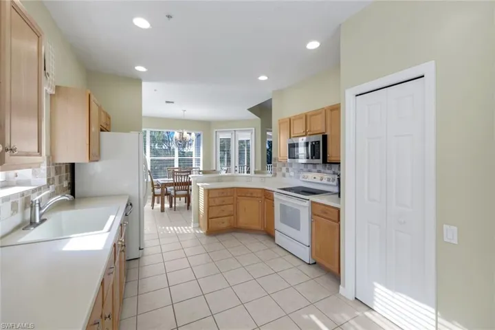 8470 Danbury Blvd 201, Naples, Florida 34120
