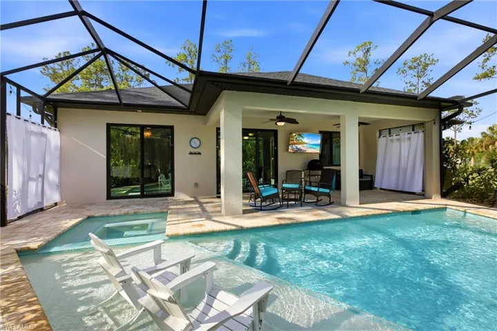 2627 6th Ave Ne, Naples, Florida 34120
