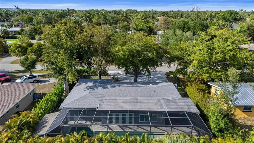 Birds eye view of property