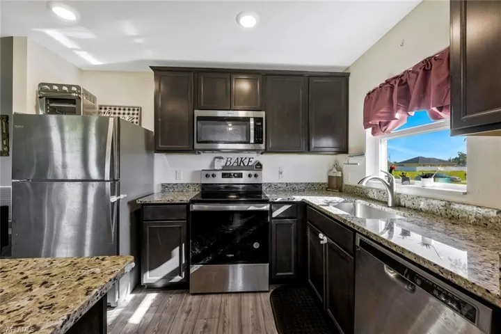 210 Ne 16th Ter, Cape Coral Fl 33909