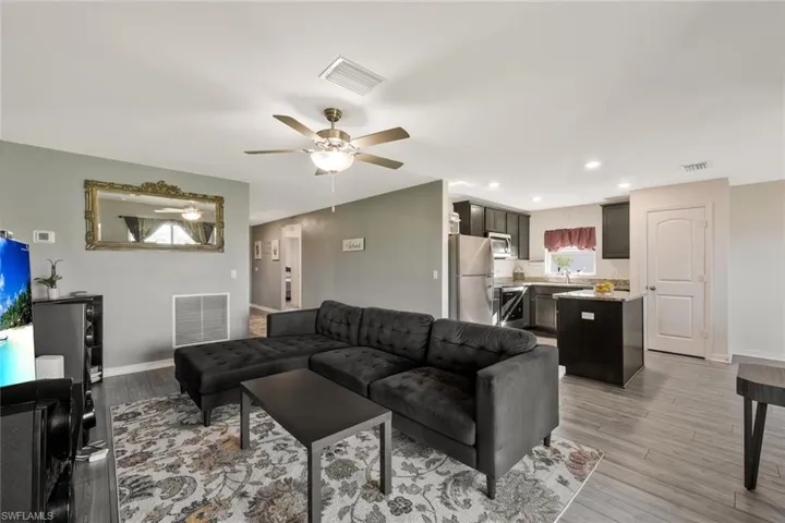 210 Ne 16th Ter, Cape Coral Fl 33909