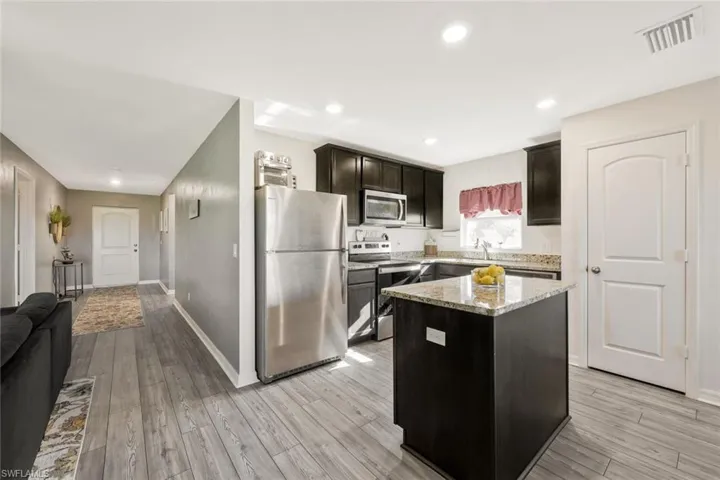 210 Ne 16th Ter, Cape Coral Fl 33909