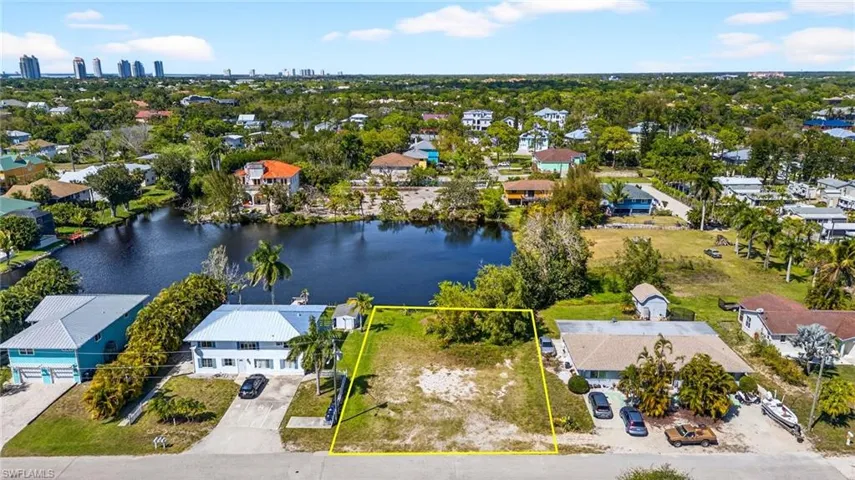 JUST 2 MILES OR A 5-MINUTE DRIVE TO THE PRISTINE SANDS OF BAREFOOT BEACH AND BONITA BEACH!