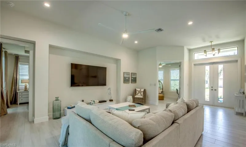 4402 Sw 18th Pl, Cape Coral, Florida 33914