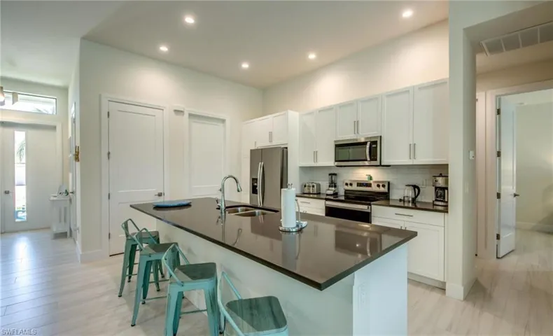 4402 Sw 18th Pl, Cape Coral, Florida 33914