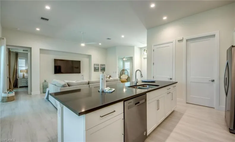 4402 Sw 18th Pl, Cape Coral, Florida 33914